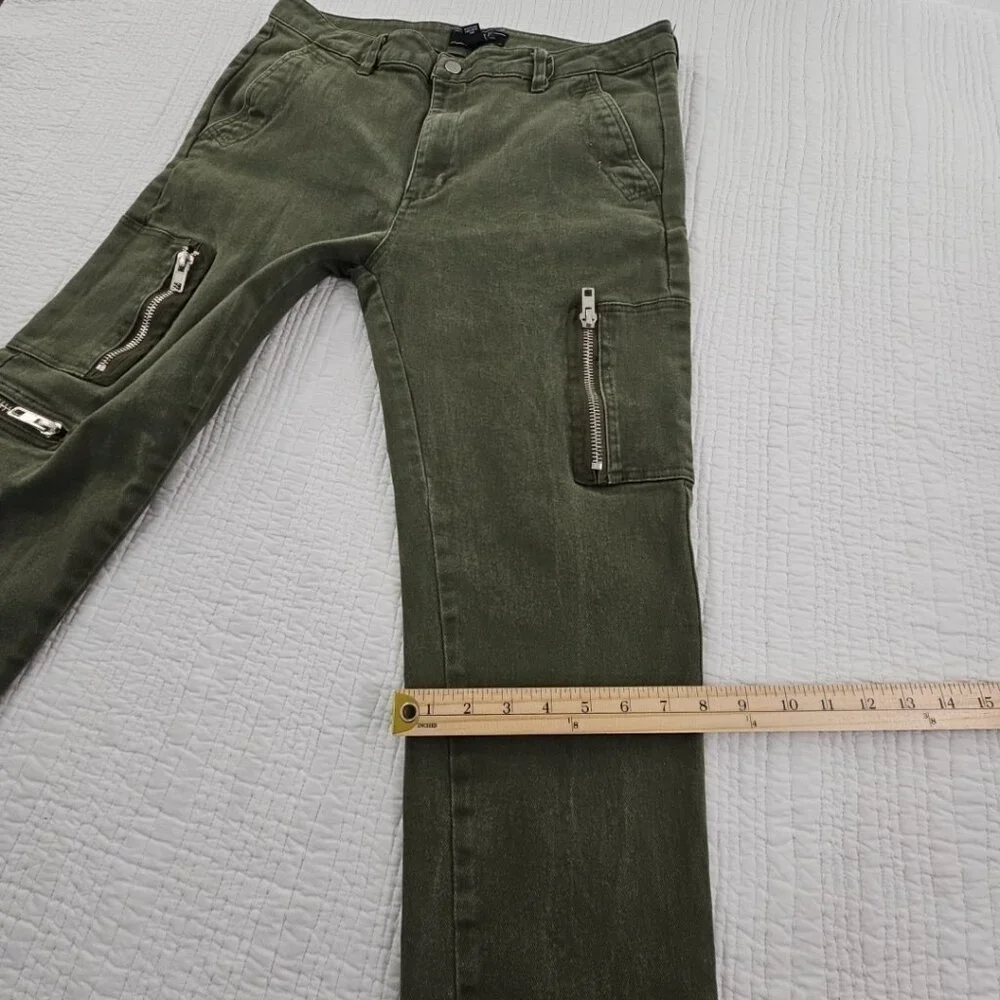 Forever 21 Men Cargo Pants 34x30 Army Green Straight Leg 8 Pockets Well Made EUC